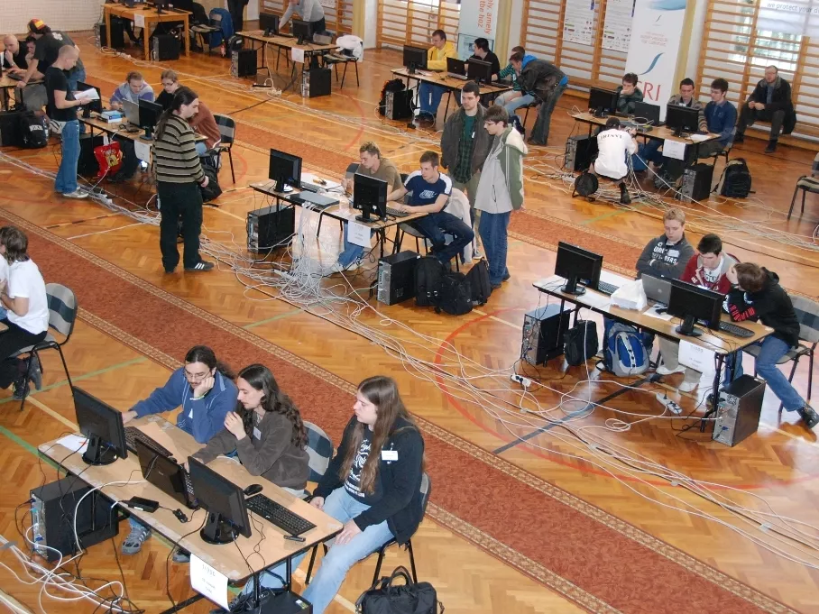 Megmérkőznek a jövő informatikusai
