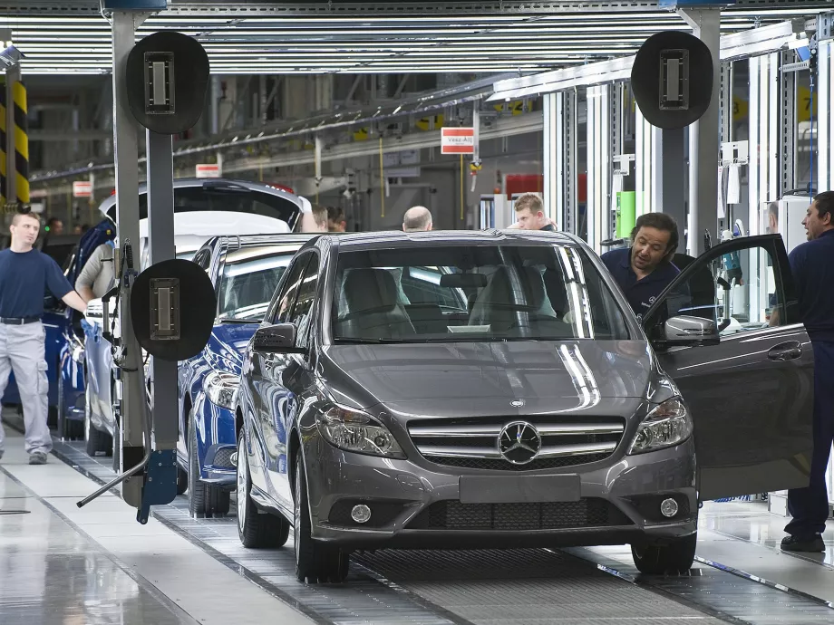 Növelné magyar beszállítói számát a Mercedes