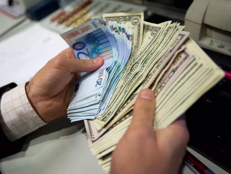 Minimálisan, de javuló gazdasági várakozások