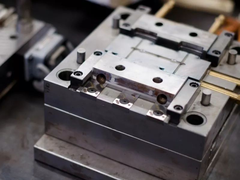 Szerszámgépgyártó üzemet avatott a Mould Tech