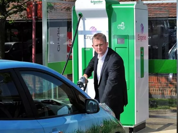 A BMW a Schneider Electricet választotta