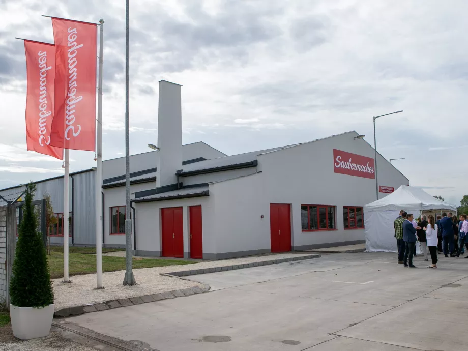 Átadták a hulladékkezeléssel foglalkozó osztrák cég új telephelyét Kecskeméten
