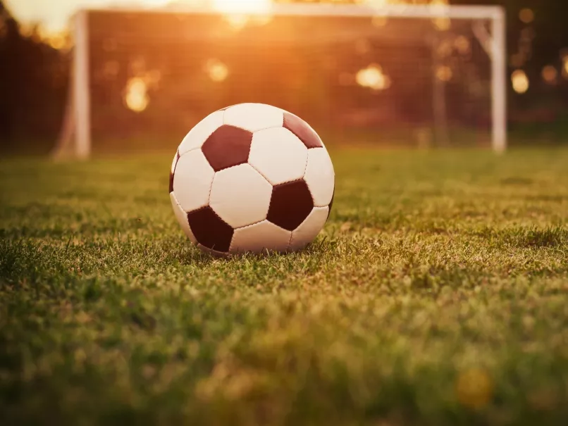 Magyar-svéd technológia segítheti a futballbírókat