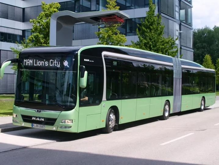 Különböző megoldások az e-buszok töltésére