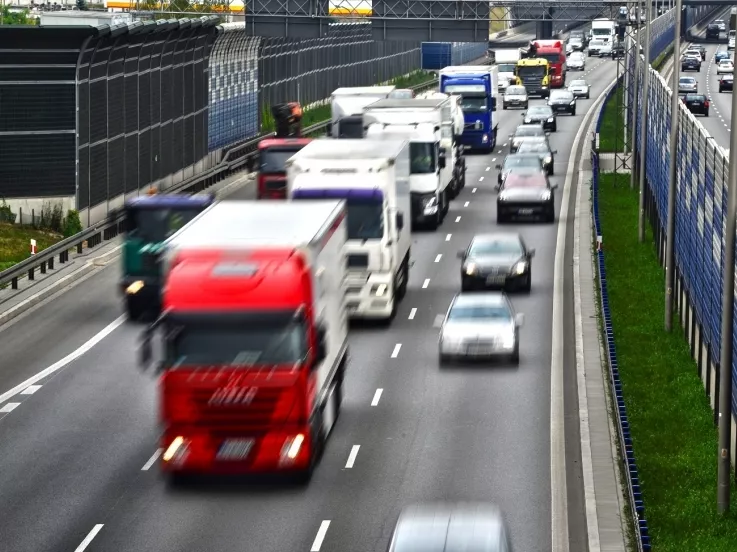 Megtanítják vezetni a haszonjárműveket