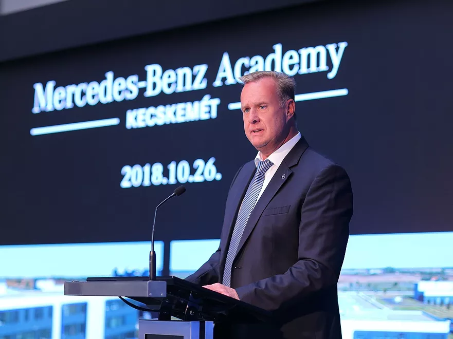 Átadták a Mercedes-Benz oktatóközpontját