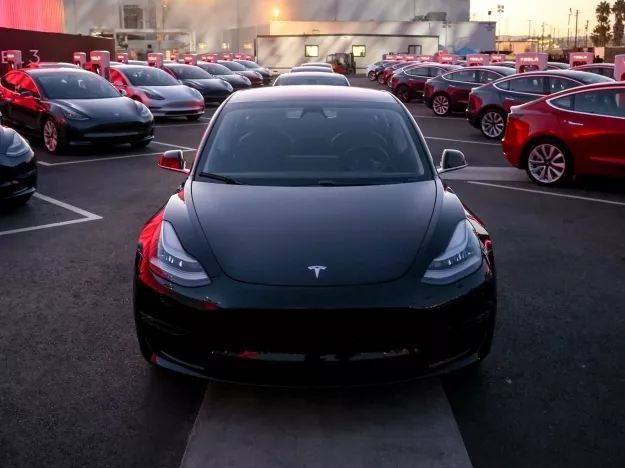 A Tesla idén eléri az 5. önvezető szintet