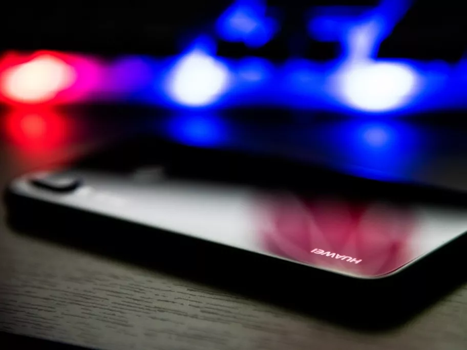 Jelentés: Milliárdos bukást jelenthet a Huawei korlátozása