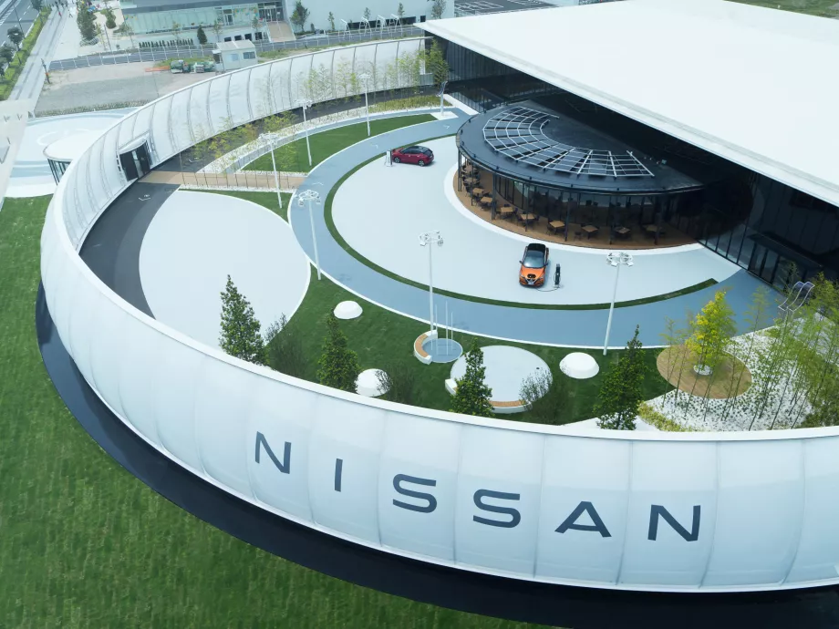 Áramleszívó állomásokat telepített a Nissan