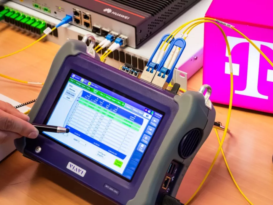A legkorszerűbb optikai hálózati technológiát tesztelték a BME-n