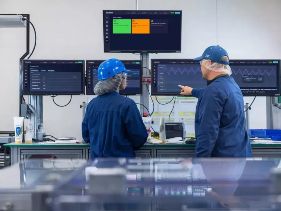 A Siemens és a P&G világszerte kiterjeszti az AI-alapú minőségellenőrzést
