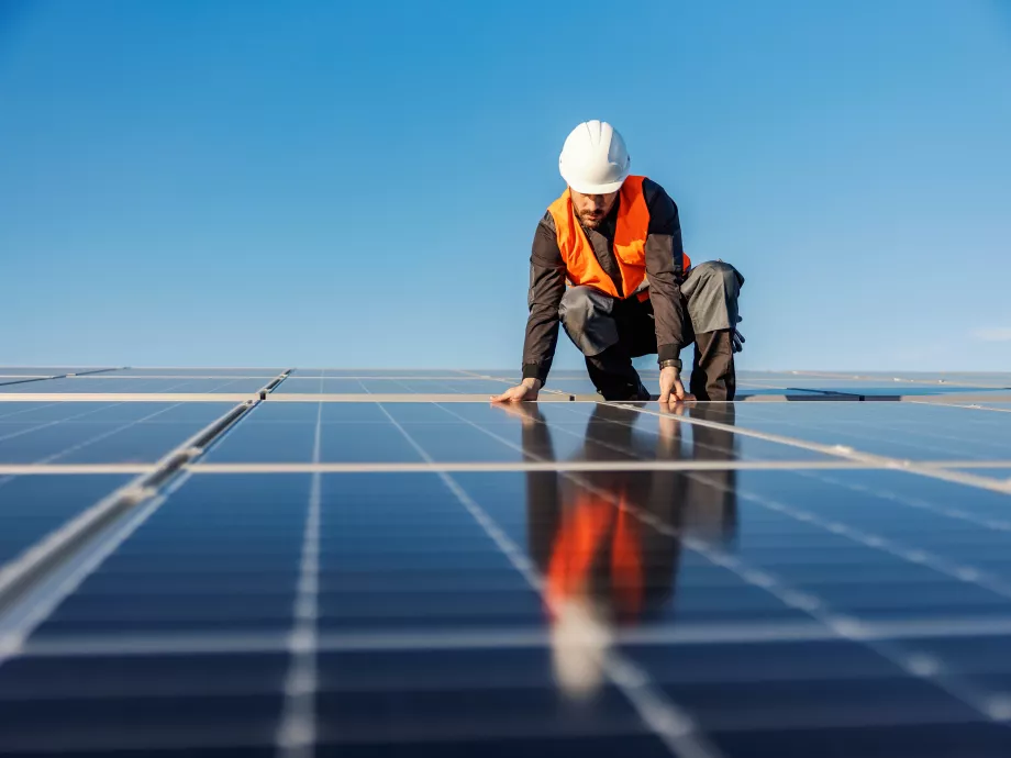 EM: háromezer megawatt fölé nőtt a hazai ipari naperőművi kapacitás