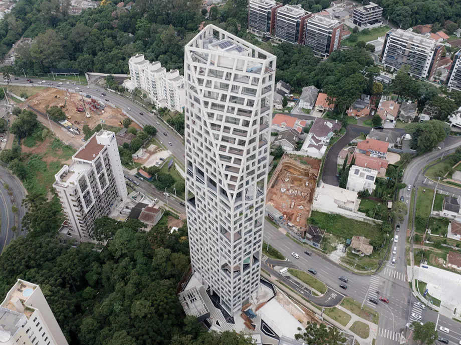 A kifordított felhőkarcolók belül tágasabbak
