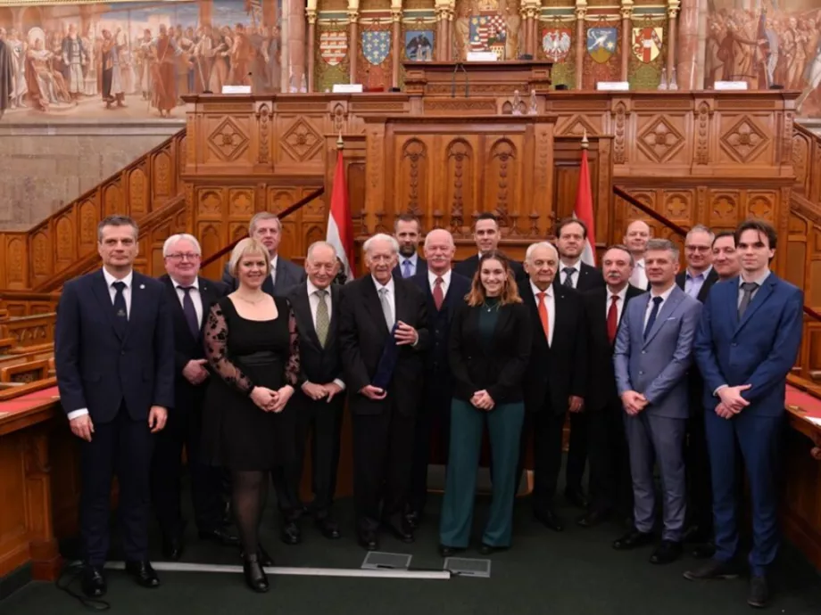 Ők kapták idén a Gábor Dénes-díjakat