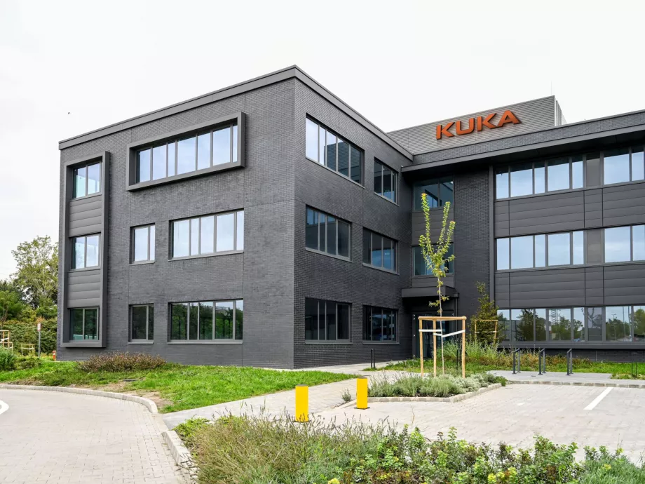 Új telephellyel bővít a KUKA