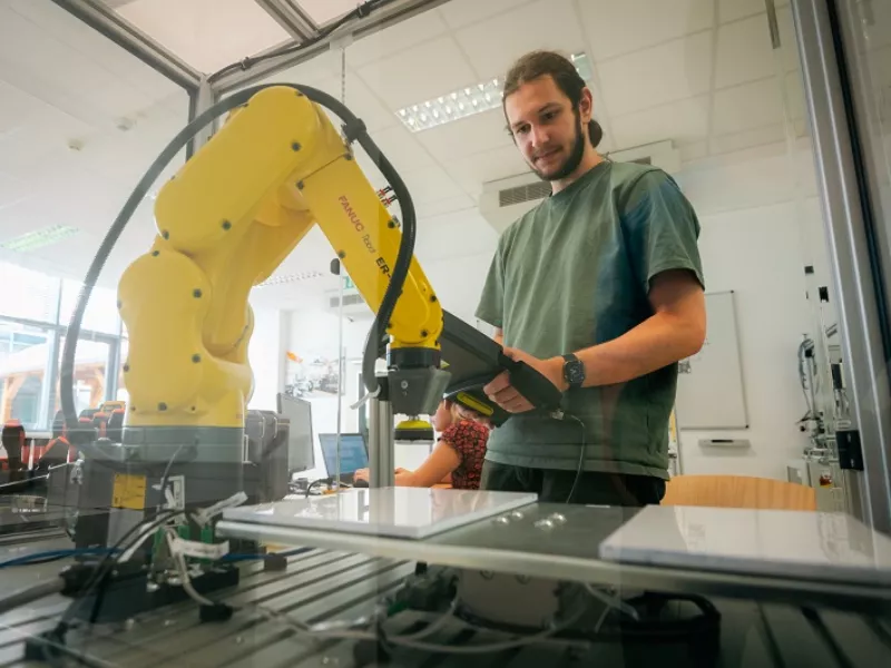 Ipari robotikában készül Európa élmezőnyébe az SZTE csapata