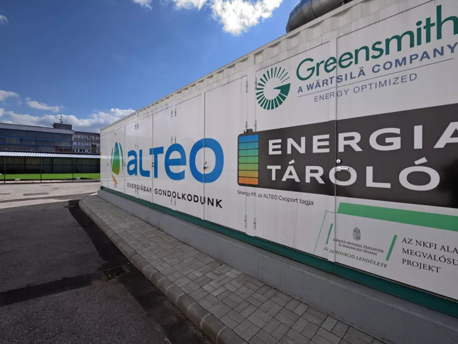 Akkumulátoros villamosenergia-tárolót adtak át Győrben