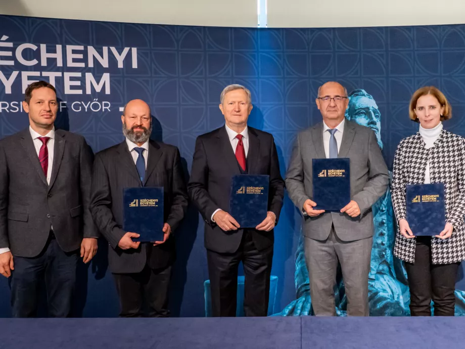 Stratégiai megállapodást kötött a Széchenyi István Egyetem és a MAVIR