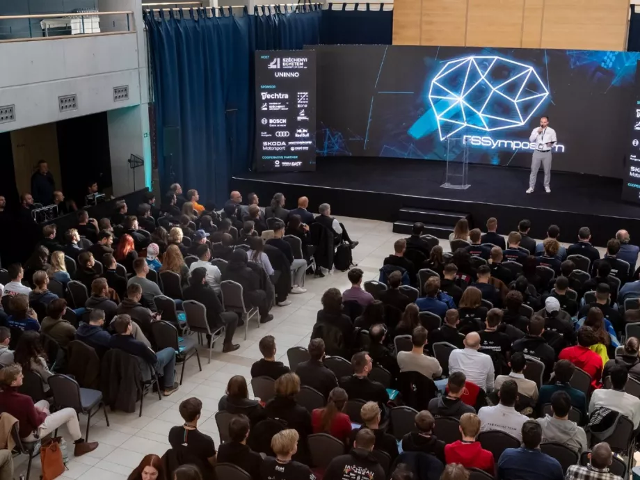 Formula Student Symposium: tizedszer adtak elő a motorsport elismert mérnökei a Széchenyi István Egyetemen