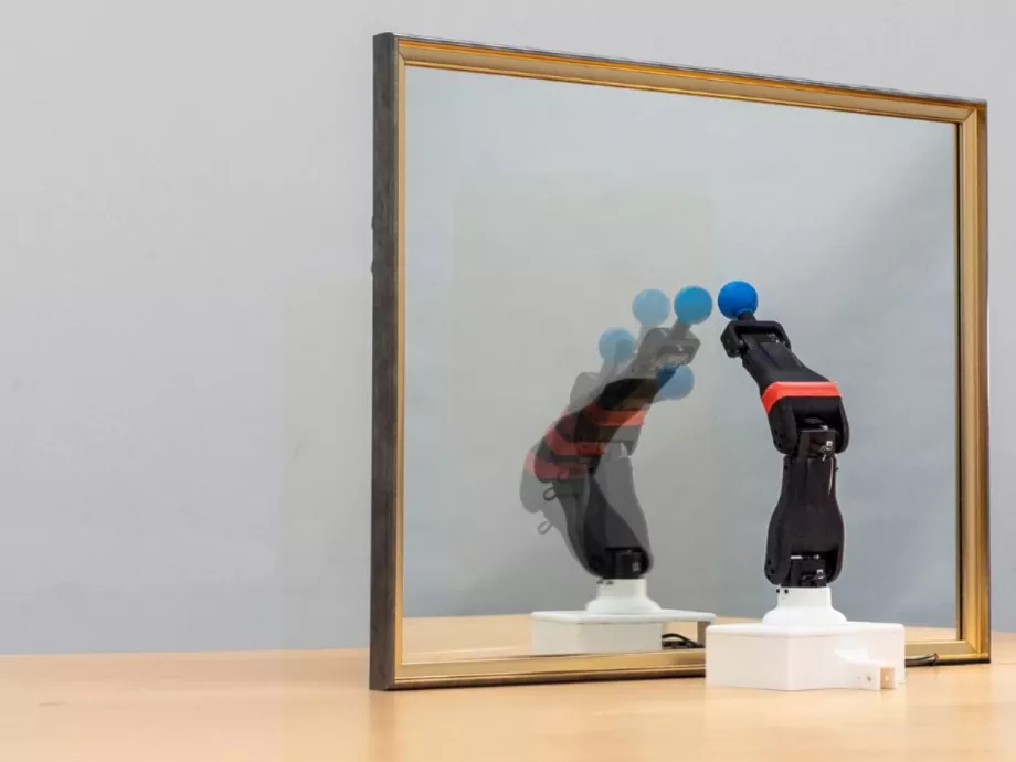 Tükröm, tükröm: a robotok az önfelismerés útjára léptek