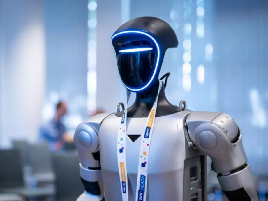 Munkába állt Máté, a BME humanoid robotja