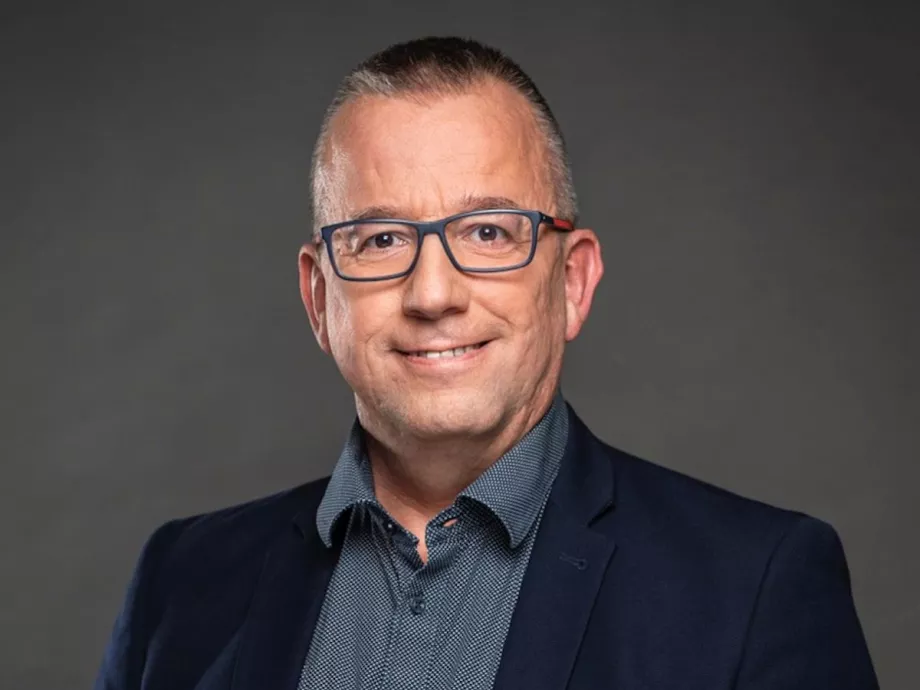 Új igazgató a Schneider Electric dunavecsei okosgyárában