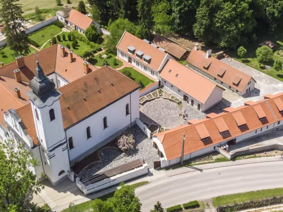 Ennyit ért a szerzetesi ingyenmunka 2025-ben